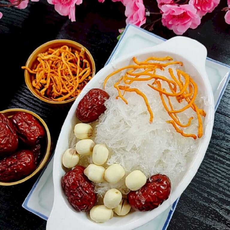 yến chưng đông trùng hạ thảo